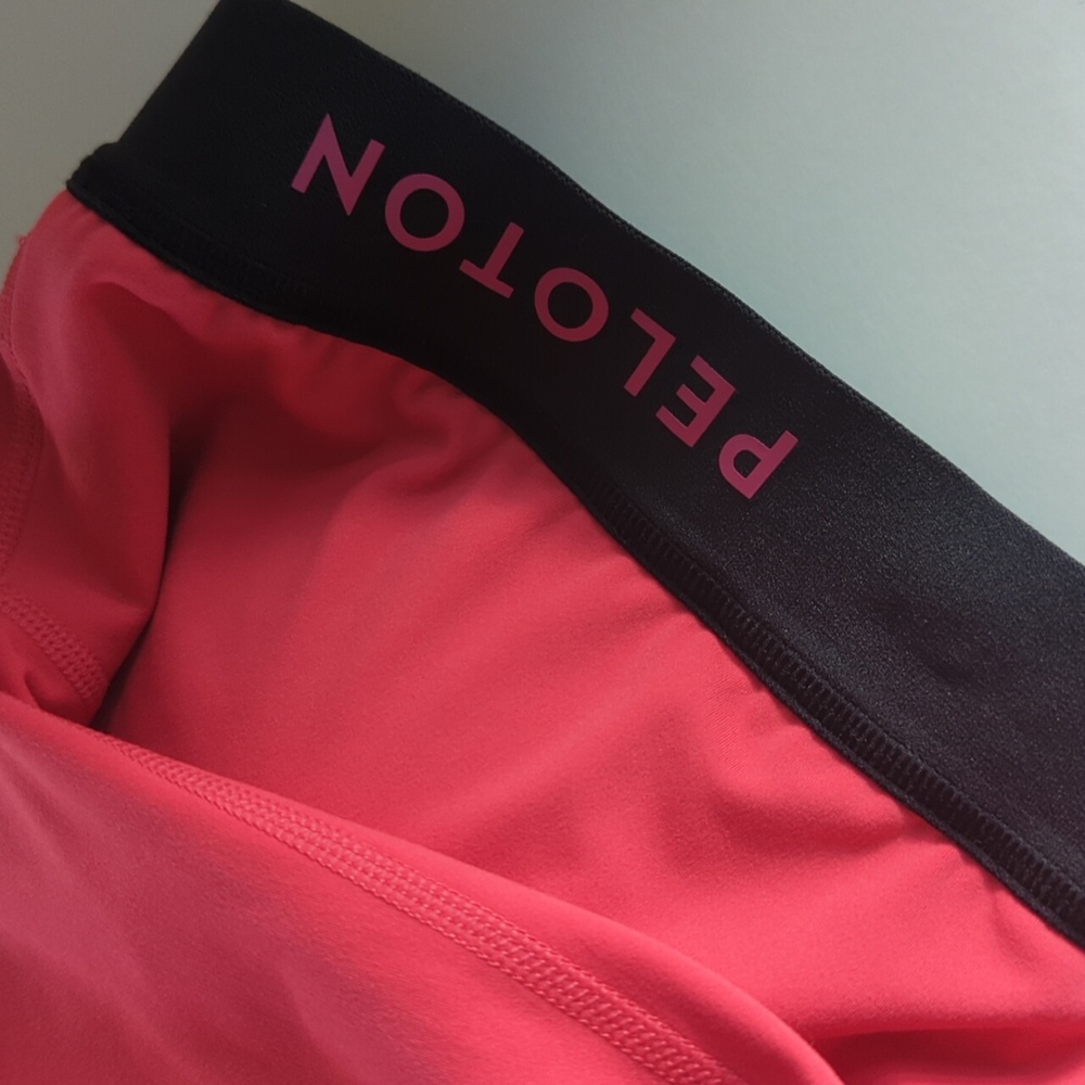Peloton Coral and Black Athletic Jacket Zip Crop - Picture 6 of 7